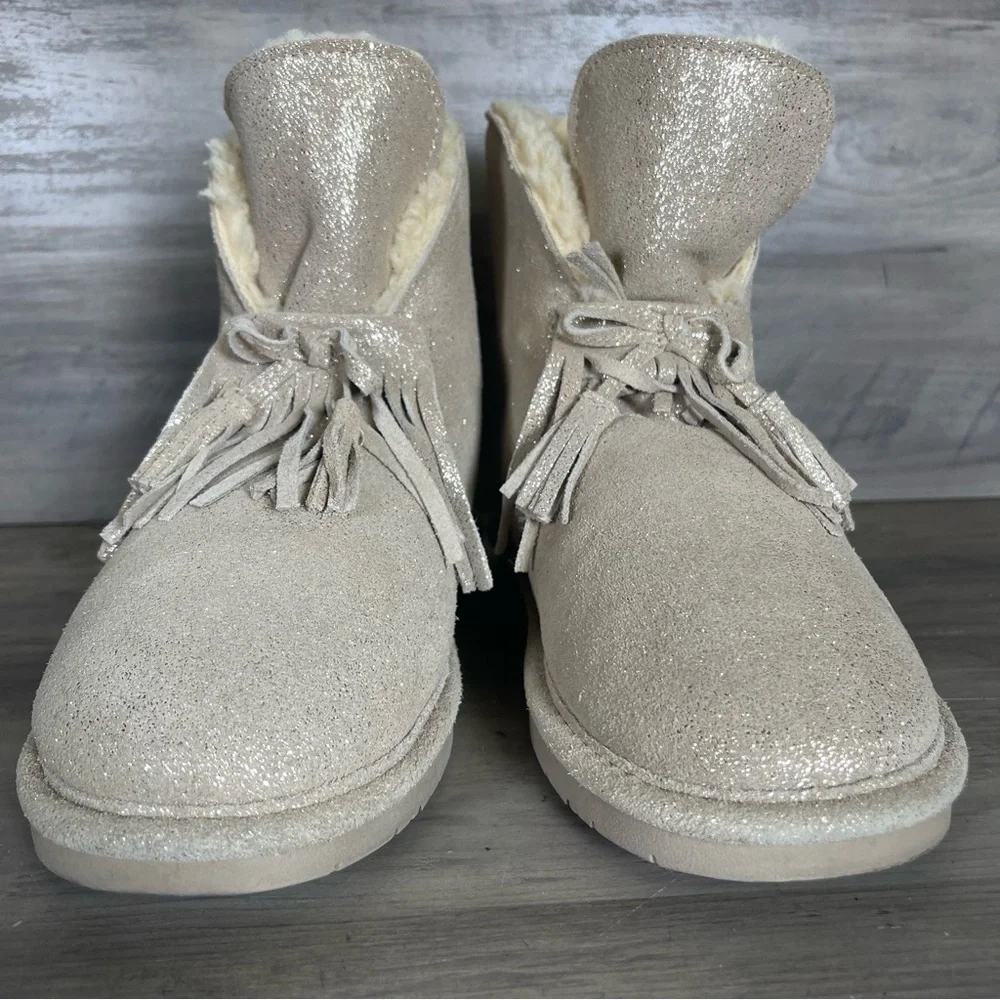 Bearpaw Womens 9 Christie Suede Sheepskin Lining Fringe NeverWet Sparkle Booties